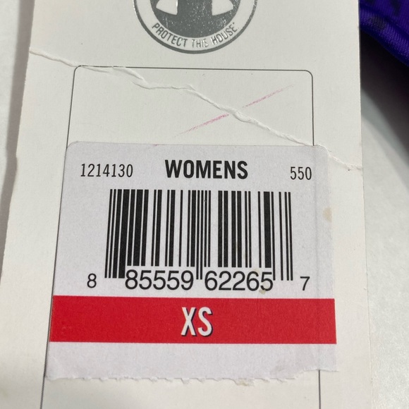 Nwt under Armour work out bra size Xs - Picture 5 of 5